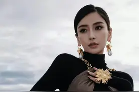 Angelababy风波后回国首露面，穿搭朴素态度谦卑，发声表明立场！图片
