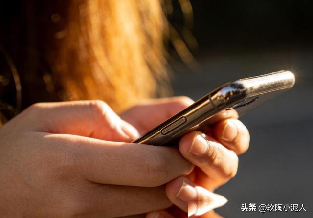 历史性一幕发生：中国14亿人正在集体戒掉电话，电话信任正在崩塌