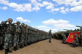 黑色幽默！美国军费开支超世界三分之一，却说我国军费增长成威胁图片