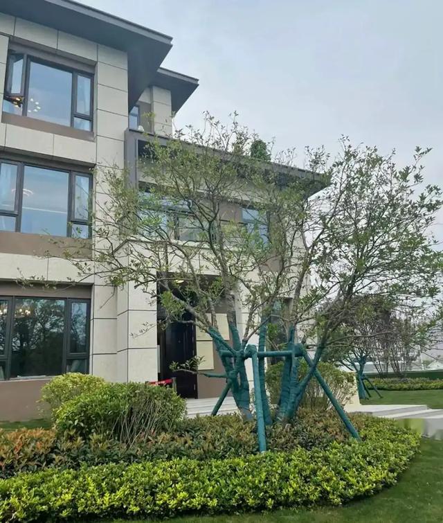 为何越来越多有钱人，宁愿买两套房，也要费尽心思搬离别墅？