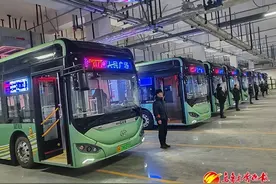乌鲁木齐BRT7号线和71号线上线新车图片