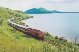 中国越南开始“车同轨”，大动脉准备从北到南，一路修到胡志明市图片