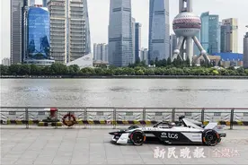 铭记场面｜FE赛车在滨江道飞驰图片