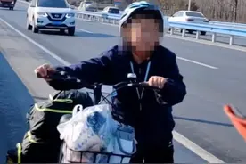 河南新乡宝妈带俩娃一路骑行去北京：与其报培训班，不如锻炼毅力图片