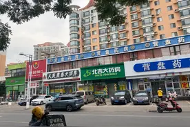 数量堪比奶茶店，但隔壁药店不赚钱了图片