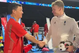巴黎奥运会上，法国冠军当众无视朱志根教练握手，事后已诚恳道歉图片