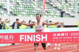 卫冕冠军！2024苏州马拉松男子全马冠军诞生图片