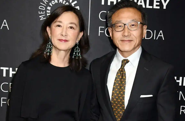 阿里巴巴主席官宣离婚，荒唐一幕出现，出轨女主持人传闻已有真相