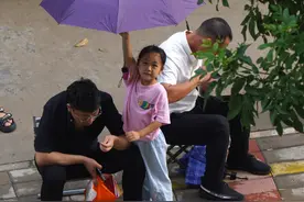 郑州小学入学线下报名首日，有序更有惊喜图片