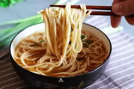 早餐为什么不建议吃面条？医生：不止面条，这3食物，也嘴下留情图片