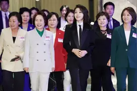 “韩国第一夫人”消失4个月？收大牌包争议大，还被传整容失败…图片