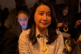 米兰这一夜，郭晶晶勒出的赘肉，治好了多少女生的身材焦虑图片