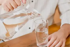 老中医告诉你：你缺的不是水，而是津液！图片