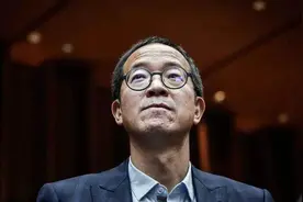 61岁俞敏洪直播谈遗嘱：82亿身家捐大半，考虑董宇辉接班！图片