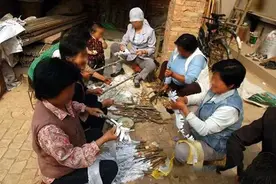 “哭丧棒”到底啥意思？最后丢在哪儿？你们家乡是怎样的习俗？图片