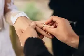 “两指不碰头，婚姻难白头”，哪两个手指不碰头，有什么道理吗？图片