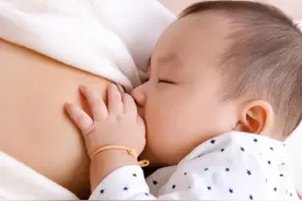 亲喂宝宝总爱咬、拉、扯、拽乳头，我该怎么办？图片