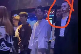 实锤来了！狂飊兄弟黑料接连曝出，“男模”娱乐会所上班照片被扒图片