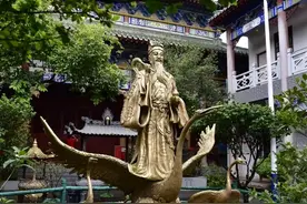 中国唯一用道士命名的城市，1400多年不曾改名，如今生活富得流油图片