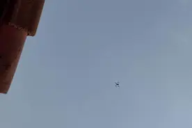 女子“汤连得”赤身泡澡时头顶突然出现无人机，同一家店已发生多次！图片