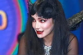曾是超女冠军，整容过度越来越像外国人，网友：只剩眼球是原装的图片