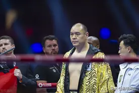 美媒痛斥维尔德给美国丢脸：太失望了，他被张志磊打得180度旋转图片