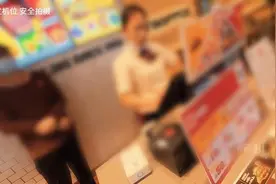 汉堡王员工被曝辱骂外卖骑手，商场：涉事员工已不在岗图片