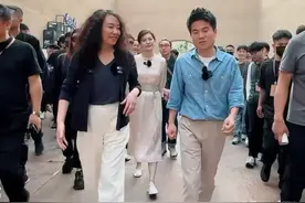跟着董宇辉又认识了一个牛人，王潮歌导演图片