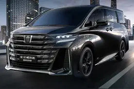 2025款皇冠版威尔法上市，专属套色方案，配置升级，价格小幅上涨图片