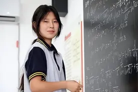 破案！姜萍黑板数学公式错误原因曝光，国际问题专家给出合理解答图片