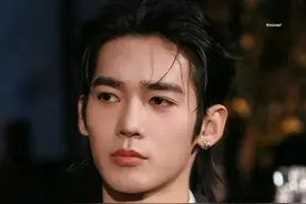 致于适:你就做你自己吧，奇怪点也没关系，和别人不一样也没关系图片