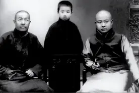 他是雍正的第9代孙，在母亲包办下被迫娶“姐姐”，却爱了她70年图片