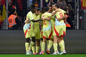 4-1！2-1！足坛疯狂一夜：C罗绝杀葡萄牙逆转，10人西班牙仍大胜图片