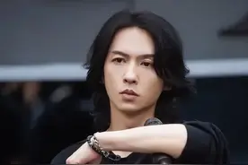 他被骂十年，如今爆红却性格大变？图片