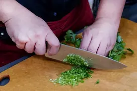 终于找到切葱的正确方法了！不辣眼睛不流泪，简单实用赶快试试吧图片