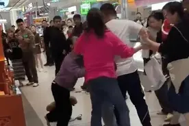 武汉商场摔狗后续：知情人曝群聊截图，养狗女不知悔改还反怪他人图片