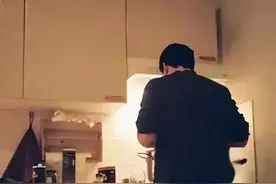 老婆出差的几天，我与岳母之间的微妙关系图片