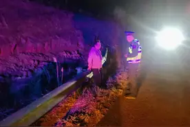 吵架后，丈夫将妻子独自丢在高速公路……图片