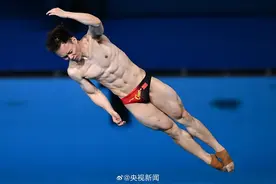 中国队第27金！谢思埸成功卫冕，获得男子跳水3米板金牌，王宗源摘银图片