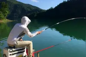 清明前后钓鱼，千万不要打窝了，费钱又费料，搞点这种好物？图片