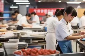 在中国不是垄断行业的，都是服务业！图片