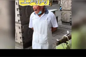 成都1300亩的王鸡肉受到网友质疑，鸡场进不去，有健康证都不行图片