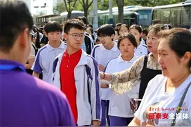 泰安2024年初中学业水平考试今日开启！5.2万余名毕业年级考生率先奔赴考场图片