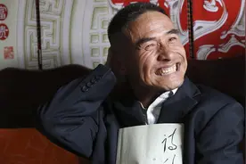 70岁老农成诗人？模仿《咏鹅》写了首《咏鸡》，仅18字获万元奖金图片