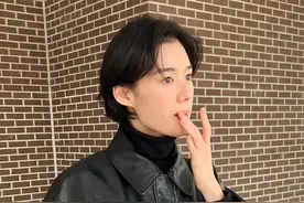 穿这么素还这么美，她们怎么做到的？图片