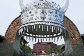 原来我以为千户苗寨很商业化，直到我去了这里，发现这里更商业化图片