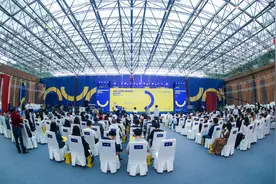 华光经验让瓷都瞩目 中国·景德镇陶瓷创意设计分享暨新品发布会举行，华光国瓷董事长苏同强受邀致辞图片
