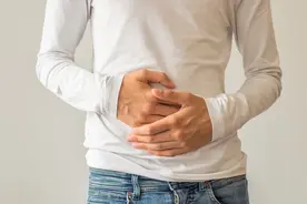 总是胃胀还总爱打嗝？可以试试3类中成药，专治胃胀图片