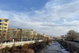 西伯利亚冷气团倾巢出动 两天打穿内蒙古 暖气团死顶 终因寡不敌众造成天气乱象图片