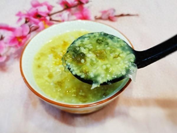 女人多少岁开始吃燕窝 2026年女人多少岁开始吃燕窝比较好 女人多少岁开始吃燕窝 2026年女人多少岁开始吃燕窝比较好